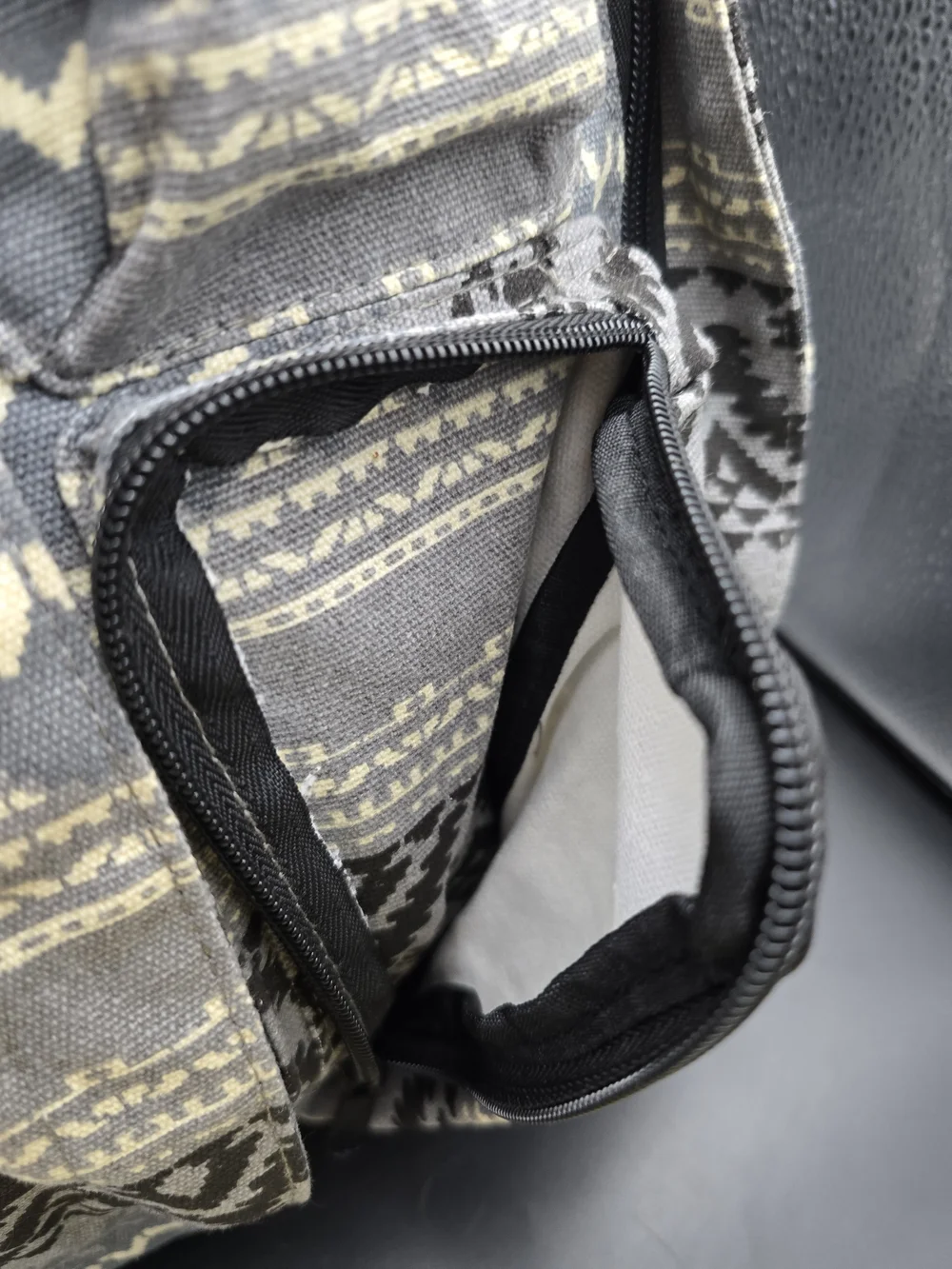 KAVU Men's Gray Patterned Sling Bag